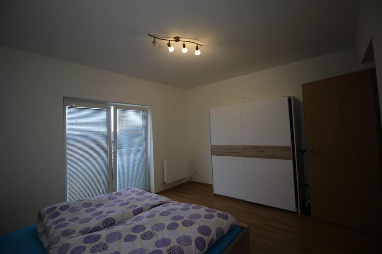 Apartman 502 Ruzindol Экстерьер фото